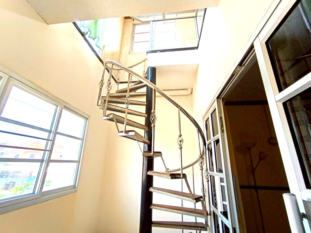 EP0203 | 4-BR Family Villa for Sale at Viewpoint Jomtien