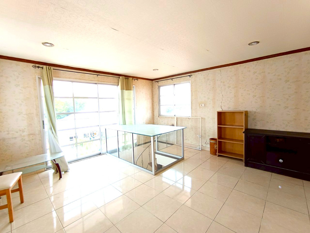 EP0203 | 4-BR Family Villa for Sale at Viewpoint Jomtien