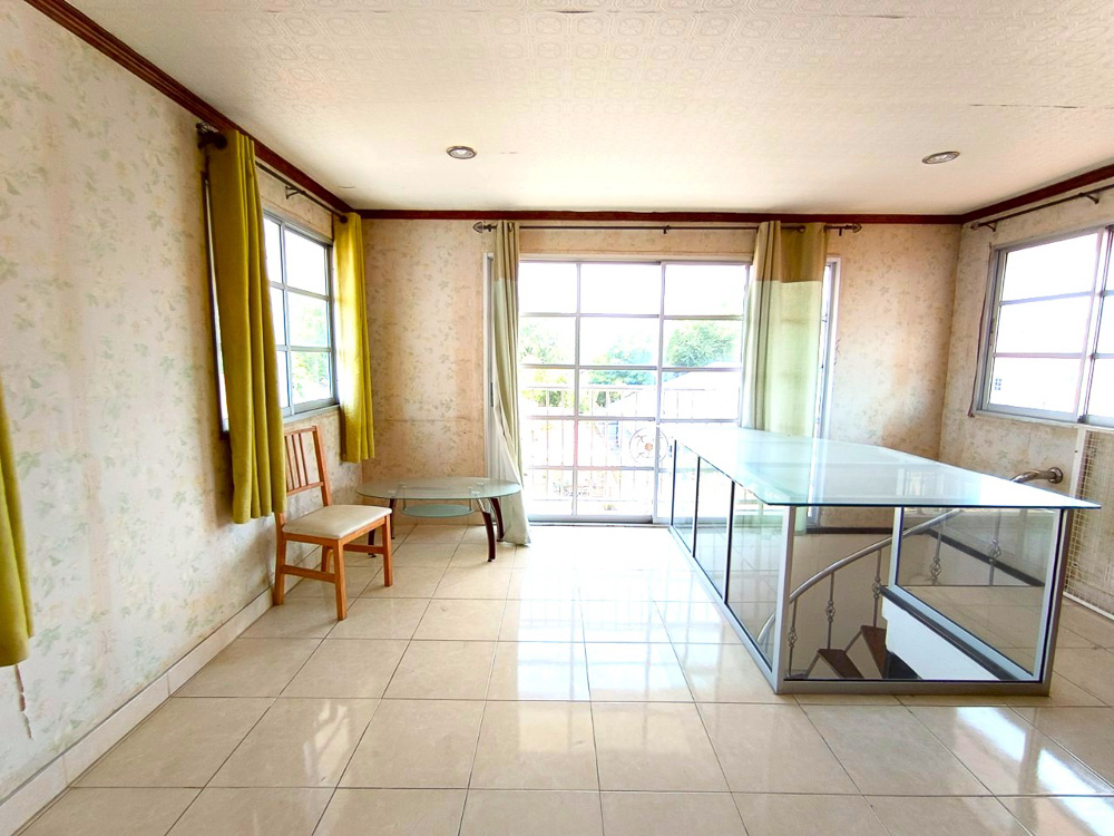 EP0203 | 4-BR Family Villa for Sale at Viewpoint Jomtien