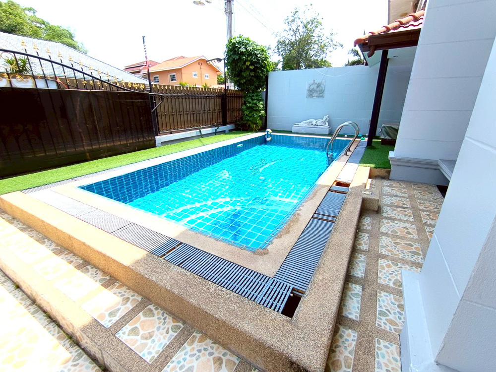 EP0203 | 4-BR Family Villa for Sale at Viewpoint Jomtien
