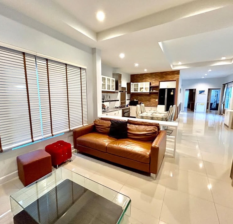 EP0111 | Villa for Sale in Huay Yai, Pattaya