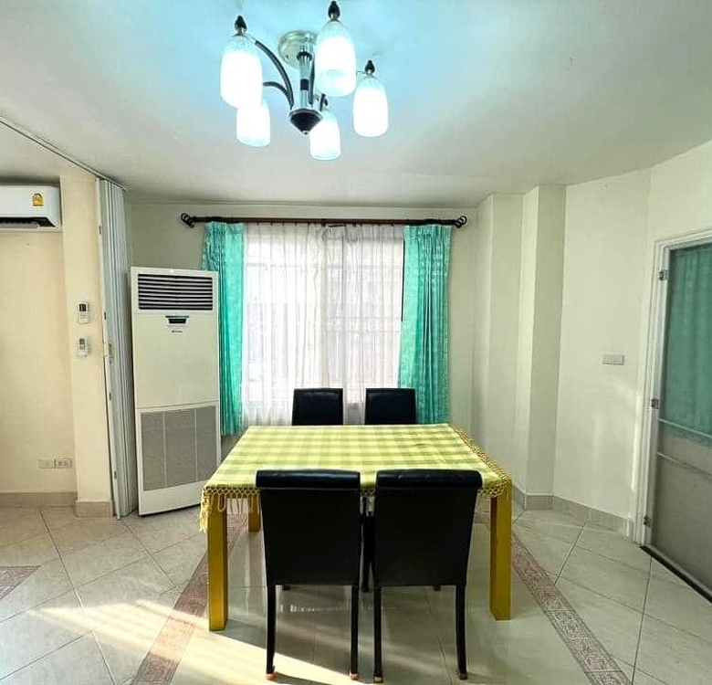 EP0118 | 3-BR Family Villa for Sale in Pattaya
