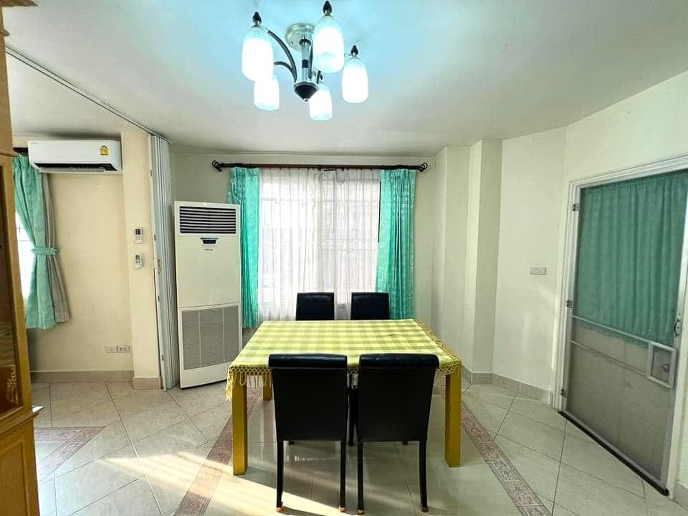 Villa for Sale in Pattaya-10 EP0118 | 3-BR Family Villa for Sale in Pattaya