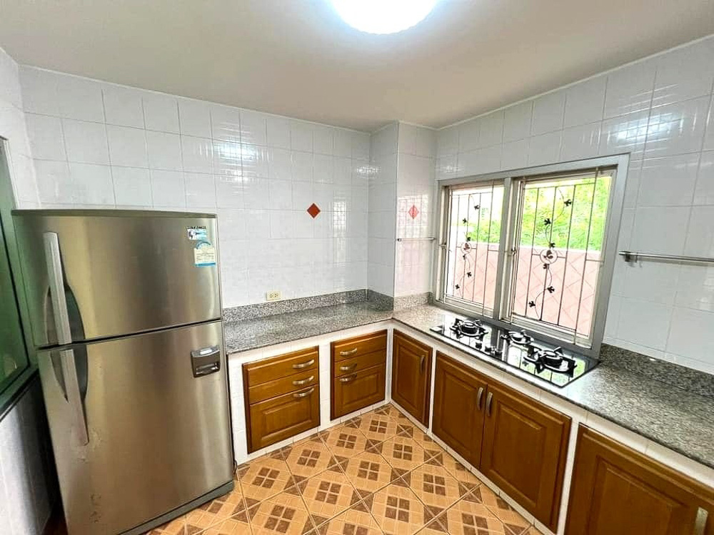 Villa for Sale in Pattaya-11 EP0118 | 3-BR Family Villa for Sale in Pattaya