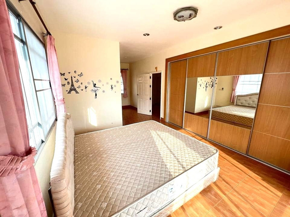 Villa for Sale in Pattaya-15 EP0118 | 3-BR Family Villa for Sale in Pattaya