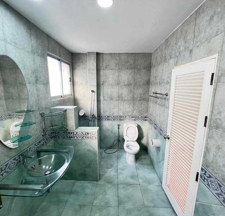 EP0118 | 3-BR Family Villa for Sale in Pattaya