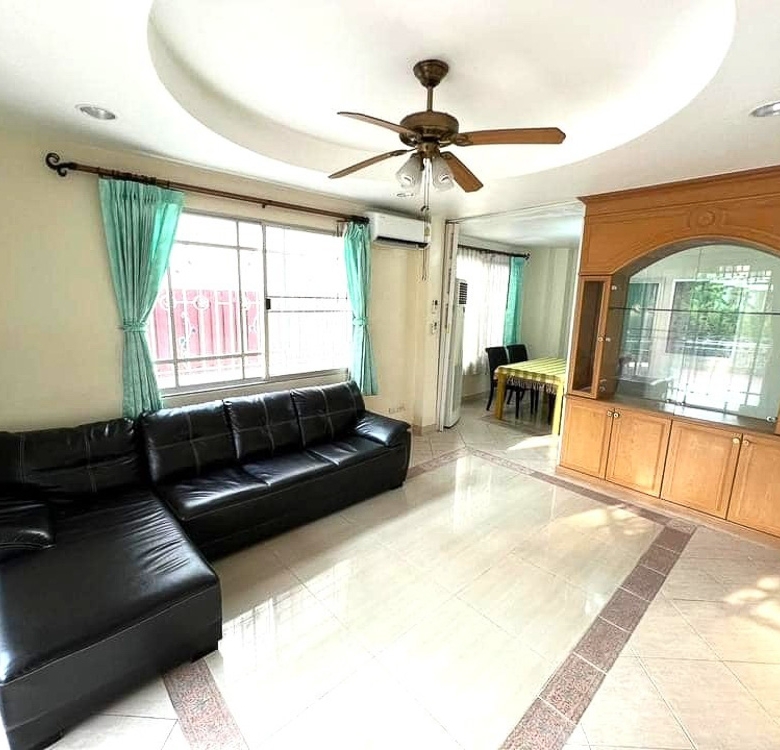 EP0118 | 3-BR Family Villa for Sale in Pattaya