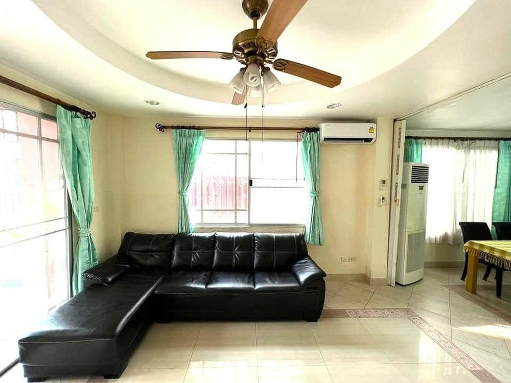 Villa for Sale in Pattaya-8 EP0118 | 3-BR Family Villa for Sale in Pattaya