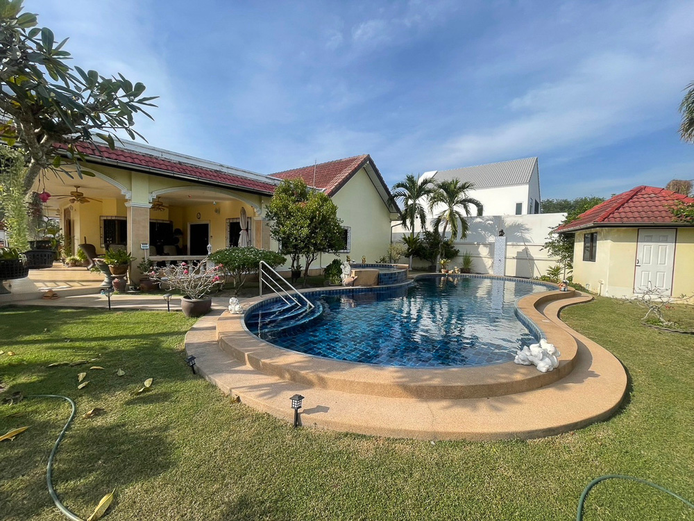 EP0092 | 3-BR Family Villa for Sale in Pong, East Pattaya