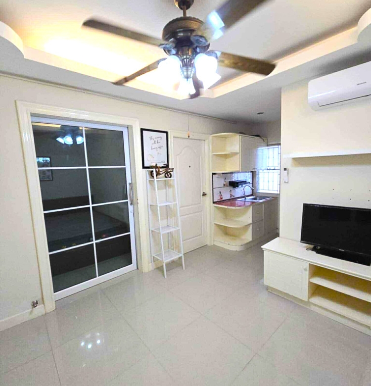 EP0144 | 3rd-Floor 1-BR Condo for Sale in Pattaya