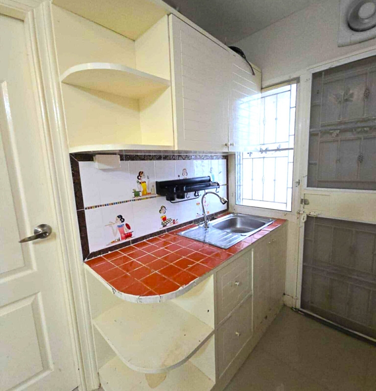 EP0144 | 3rd-Floor 1-BR Condo for Sale in Pattaya