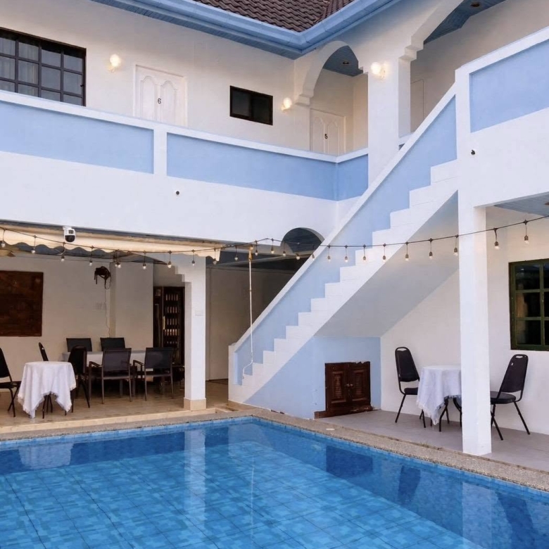 EP0884 | Spacious pool villa located at Soi Bonkot