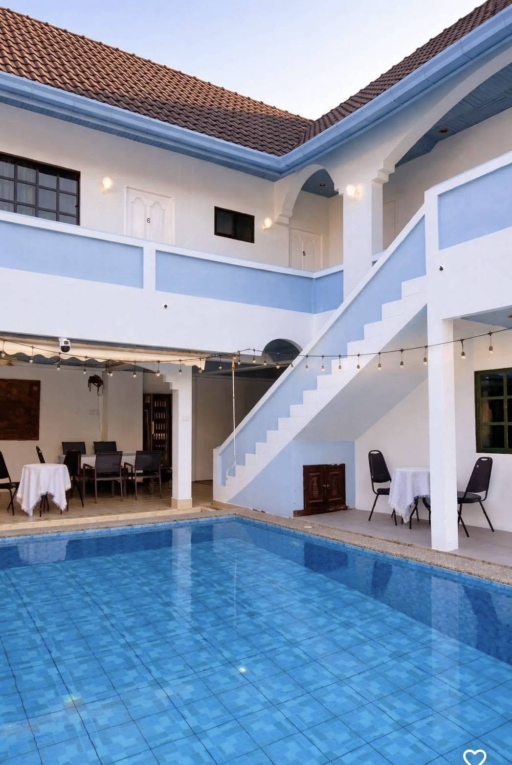 EP0884 | Spacious pool villa located at Soi Bonkot