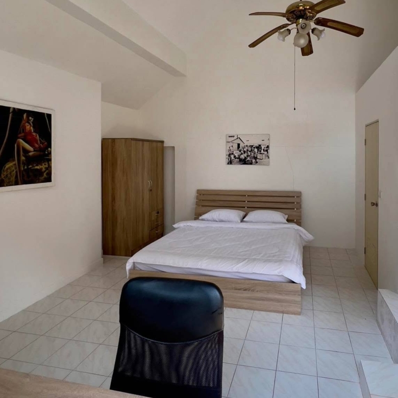 EP0884 | Spacious pool villa located at Soi Bonkot