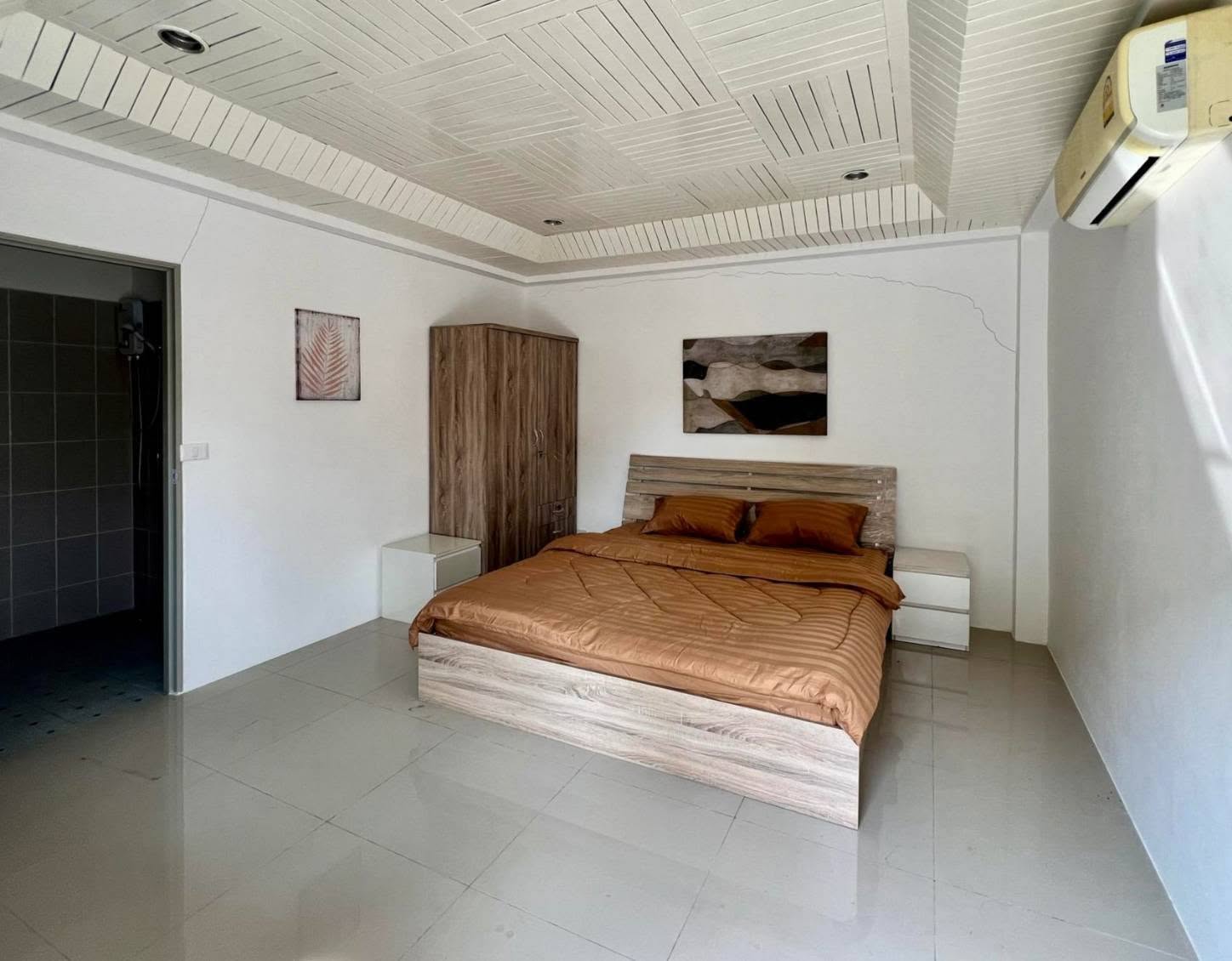 EP0884 | Spacious pool villa located at Soi Bonkot