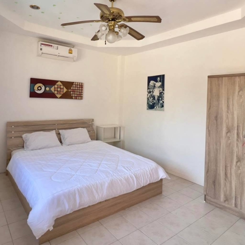 EP0884 | Spacious pool villa located at Soi Bonkot