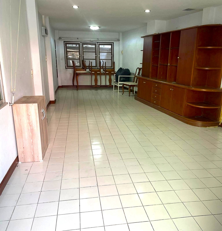 EP0156 | Townhouse for Sale in Photisarn, North Pattaya