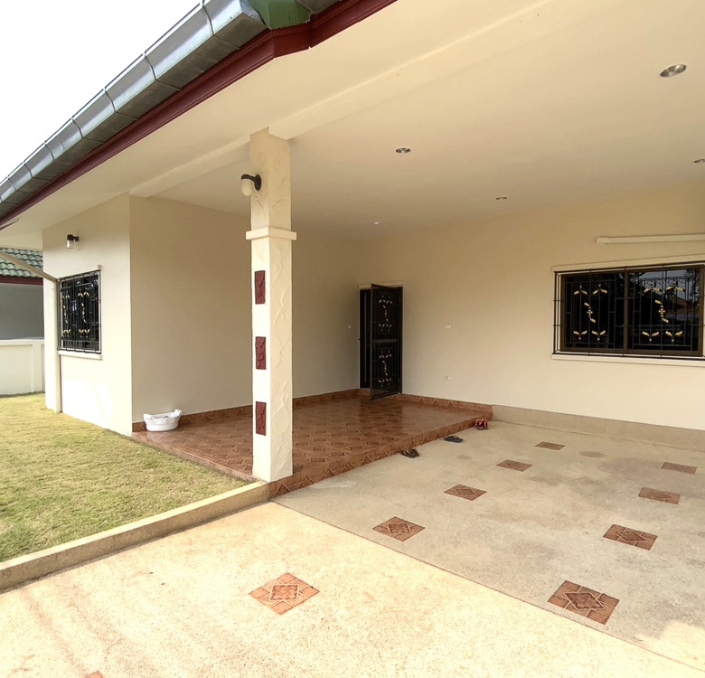 EP0147 | Villa for Sale in Nong Pla Lai, Pattaya