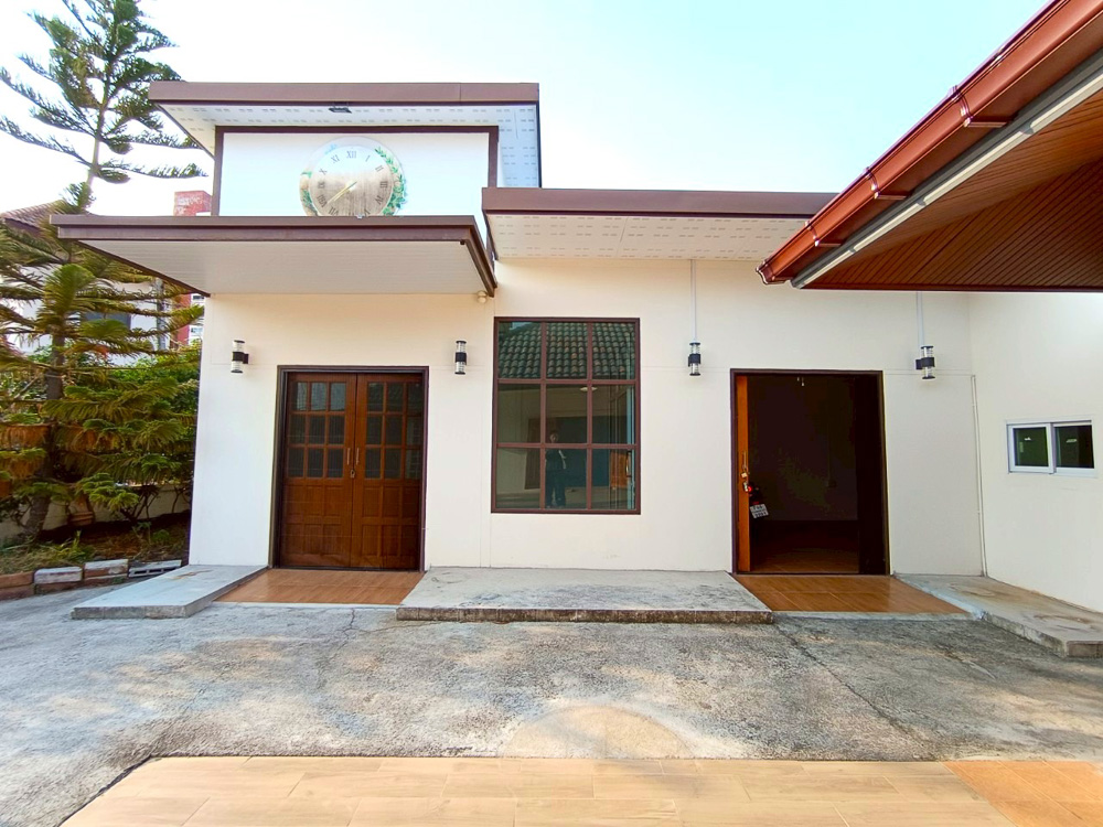 EP0199 | 4-BR Luxury Villa for Sale in South Pattaya
