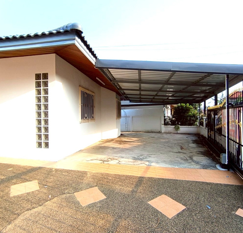 EP0199 | 4-BR Luxury Villa for Sale in South Pattaya