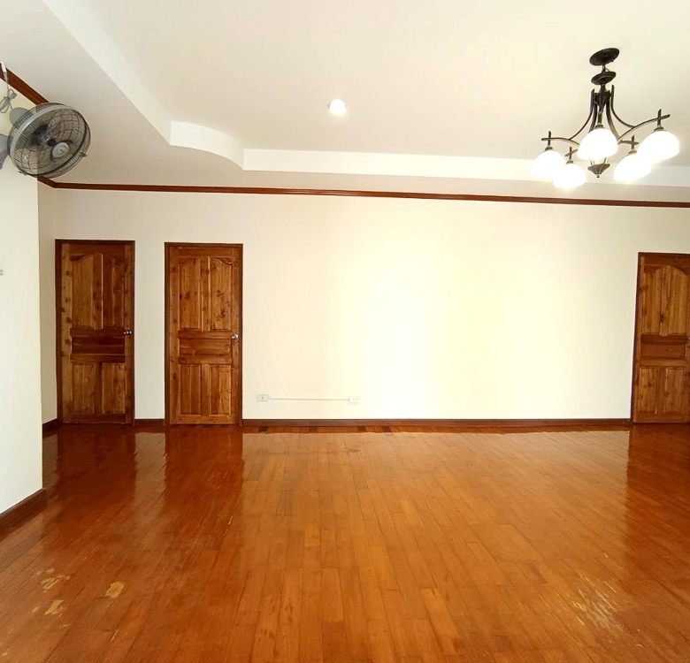 EP0199 | 4-BR Luxury Villa for Sale in South Pattaya