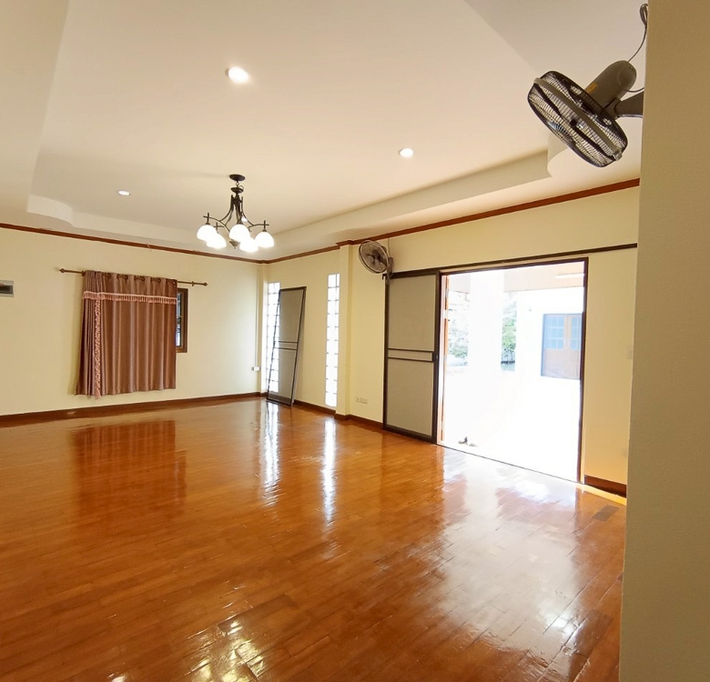 EP0199 | 4-BR Luxury Villa for Sale in South Pattaya