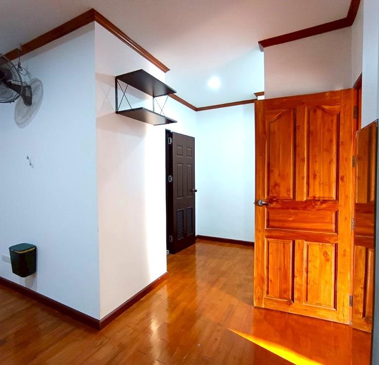 EP0199 | 4-BR Luxury Villa for Sale in South Pattaya