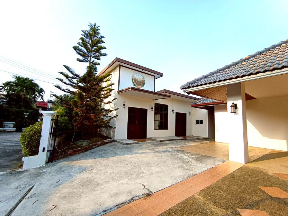 EP0199 | 4-BR Luxury Villa for Sale in South Pattaya