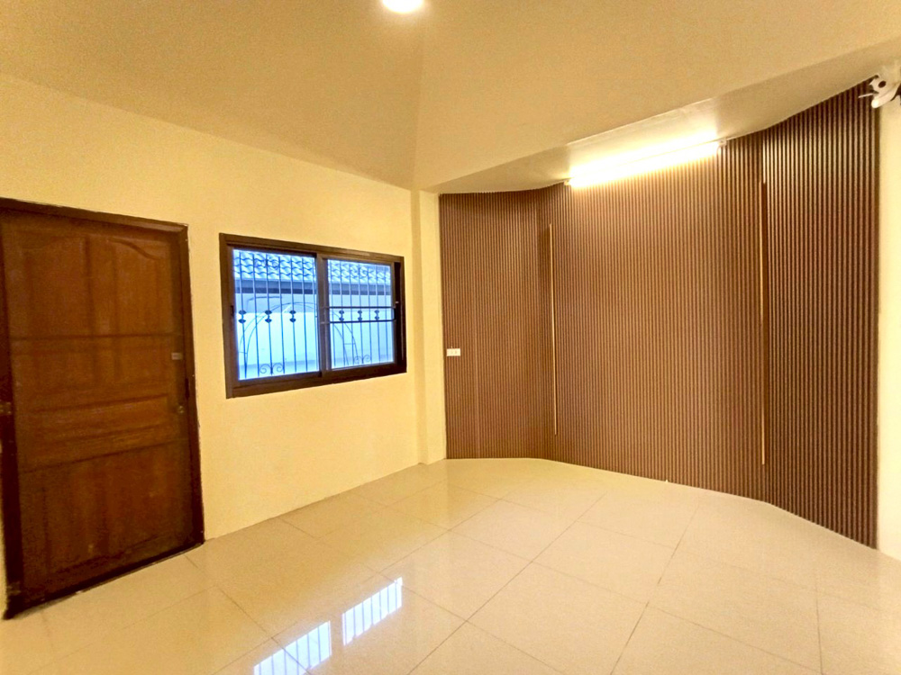 EP0199 | 4-BR Luxury Villa for Sale in South Pattaya