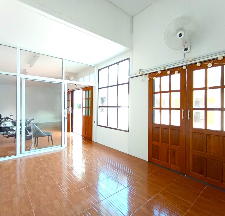 EP0199 | 4-BR Luxury Villa for Sale in South Pattaya