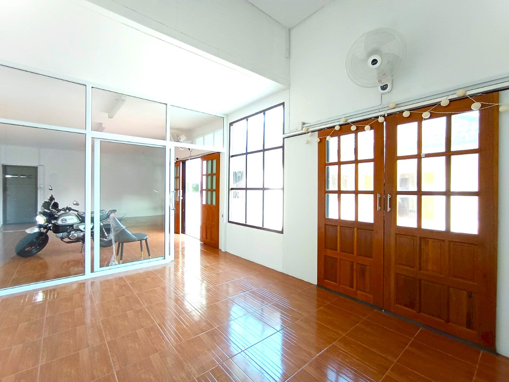 EP0199 | 4-BR Luxury Villa for Sale in South Pattaya