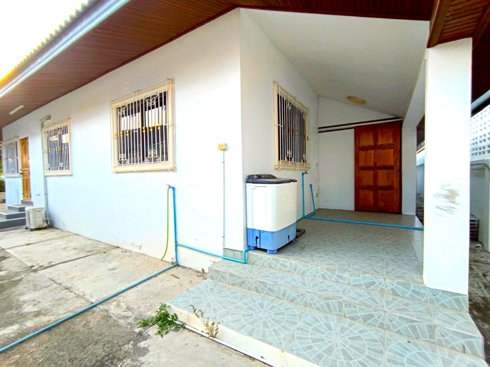 EP0199 | 4-BR Luxury Villa for Sale in South Pattaya