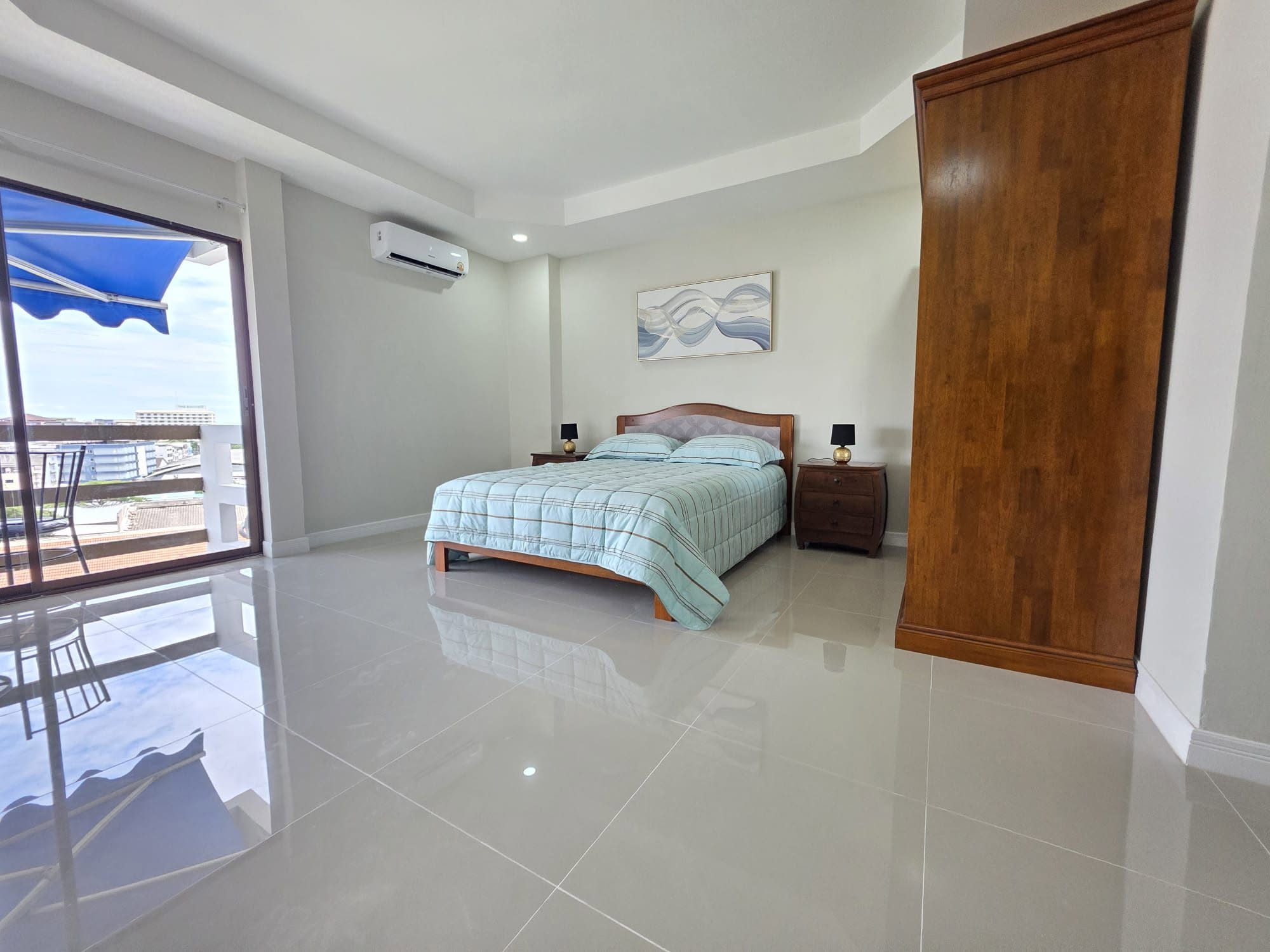 EP0923 | Diana estate condo for sale 2,400,000 Baht