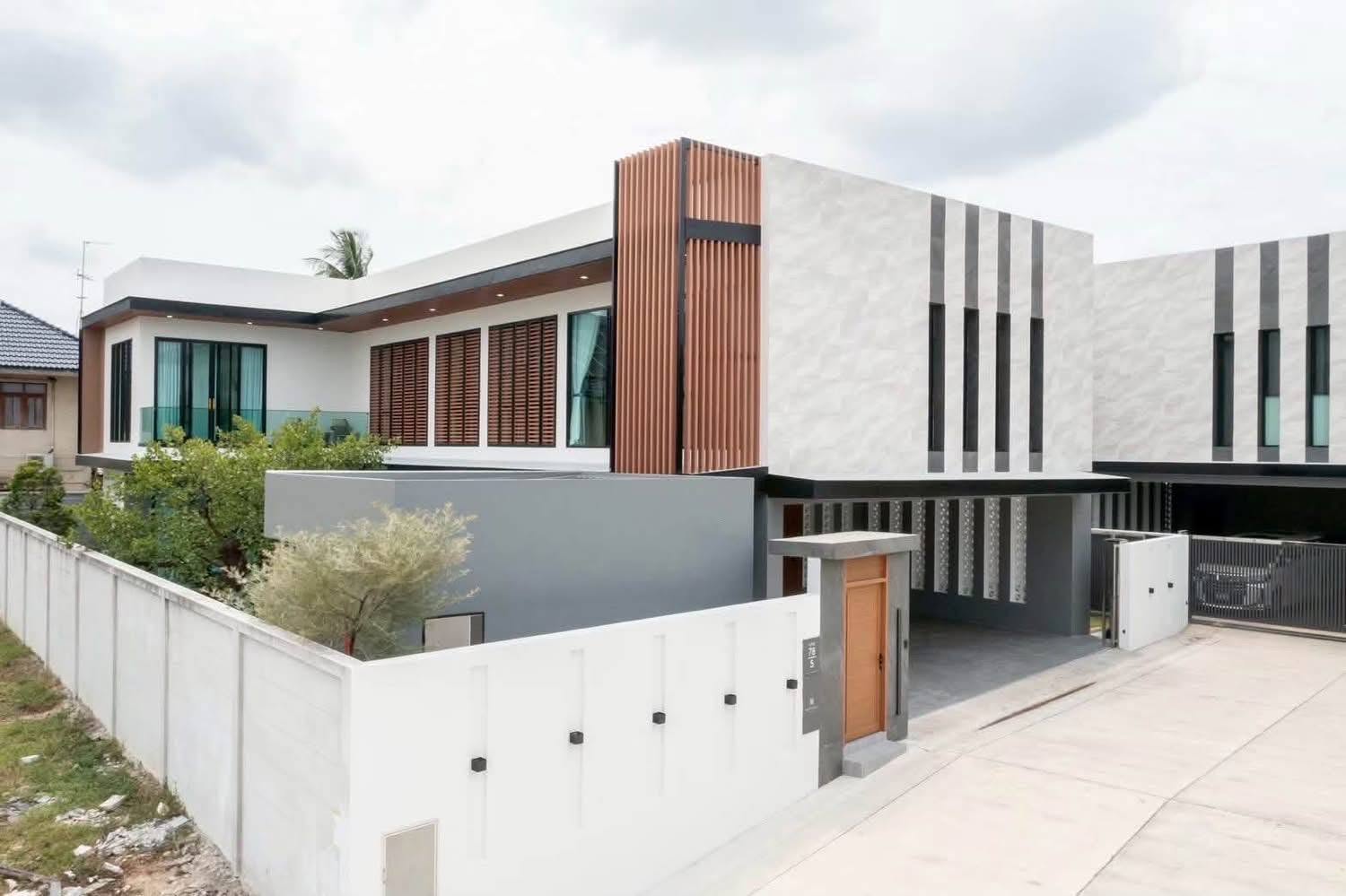 EP0925 | Resta Villa Mabprachan Pattaya sale 29,900,000 ฺBaht